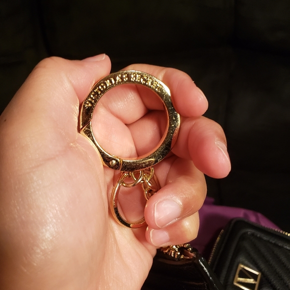 3 items - Picture 9 of 10